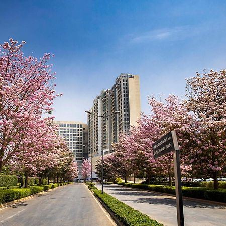 The Leela Bhartiya City Bengaluru Exterior foto