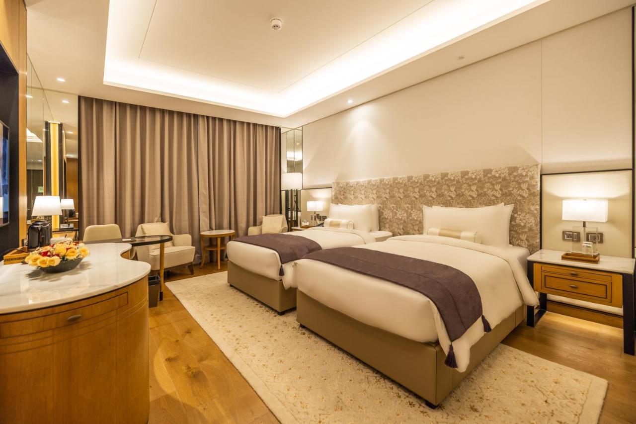 The Leela Bhartiya City Bengaluru Exterior foto